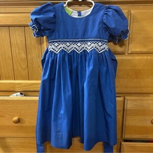 Le’ Za Me Girl’s Blue & White Cotton/Polyester Blend Hand Smocked Dress Size 3T